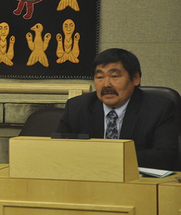 Aivilik MLA Steve Mapsalak says government scientists need to consider Inuit Qaujimajatuqangit when considering animal harvesting quotas. (PHOTO BY THOMAS ROHNER)
