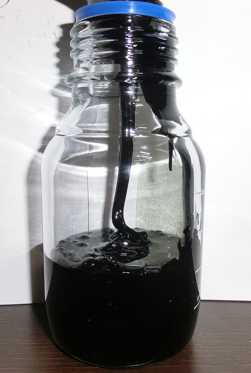 You can see in this photo how sludgy heavy fuel oil is. (PHOTO COURTESY OF WIKIPEDIA COMMONS)