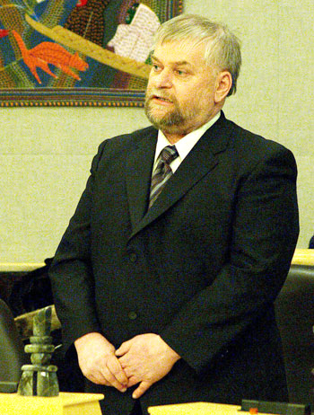 Fred Schell, the MLA for South Baffin, will now sit as a minister without portfolio, Premier Eva Aariak announced March 11. Aariak said cabinet secretary Dan Vandermuelen will ask Integrity Commissioner Norman Pickell to look at allegations involving conflict of interest and abuse of Schell's authority as minister. (FILE PHOTO)