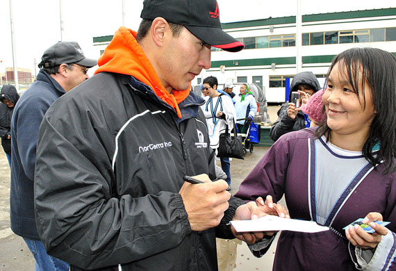 Hockey star Jordin Tootoo signs autographs at Nunavut Day celebrations in Iqaluit July 9, 2011. (FILE PHOTO) 