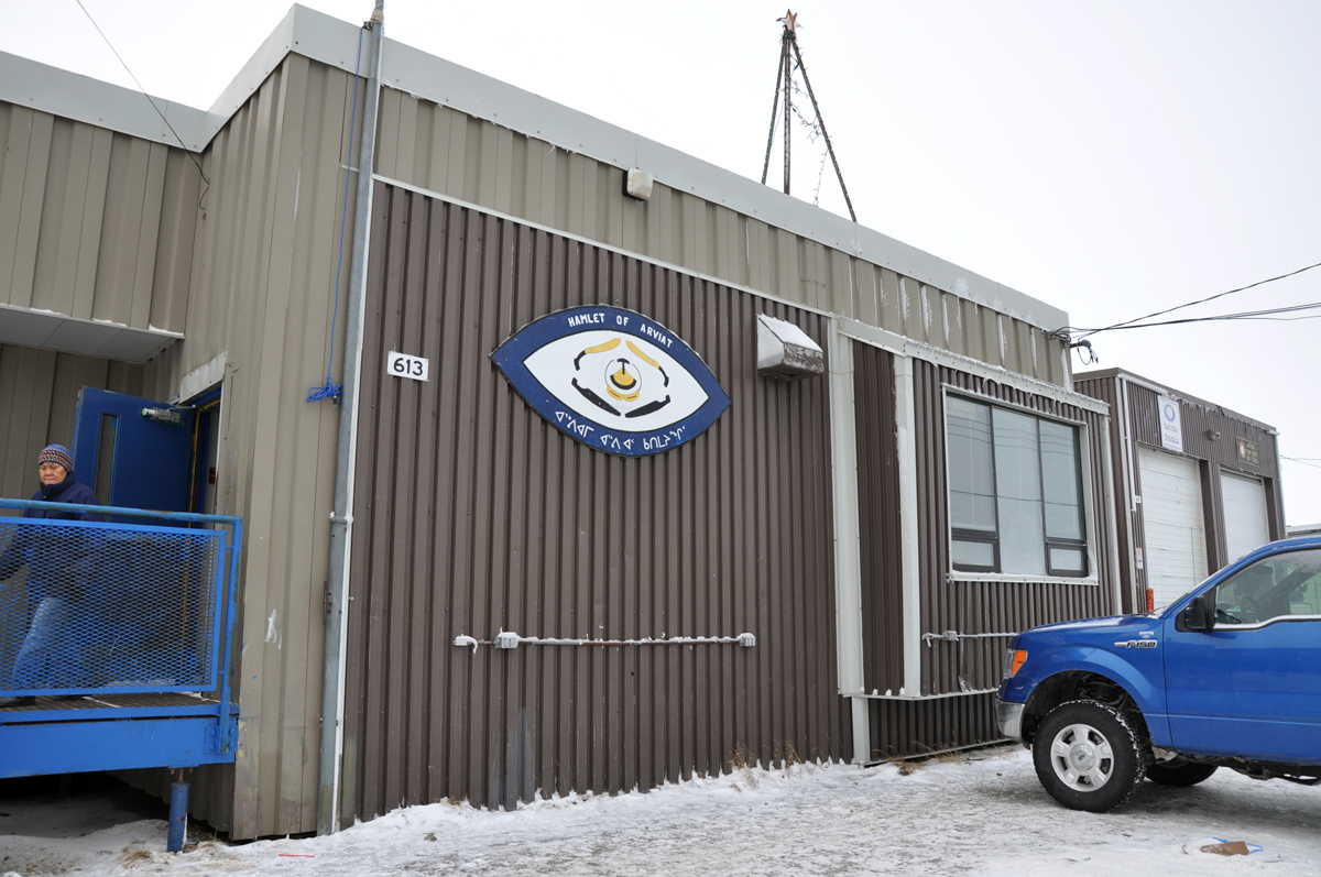 The Hamlet of Pangnirtung hopes to cut down on its electricity bills by installing new LED lights. (FILE PHOTO)