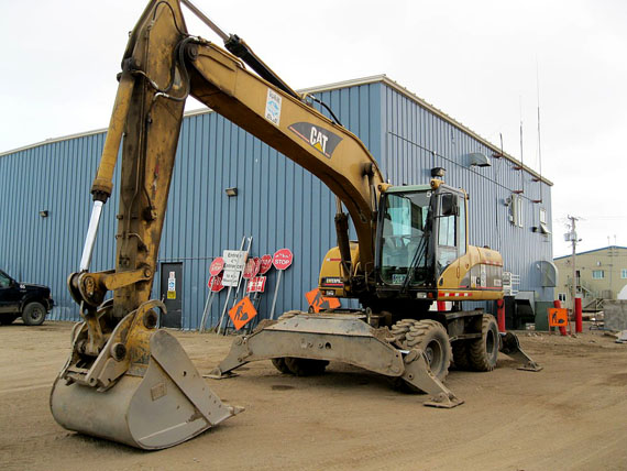 Iqaluit’s public works department needs $119,000 more to install a security fence around its compound. The 650-metre barrier will safeguard the department’s equipment and vehicles. (PHOTO BY PETER VARGA)