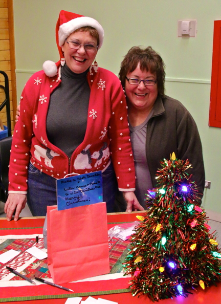 Kim Blackburn (left) and Denise LeBleu helped co-host the Cambridge Bay coffeehouse event. (PHOTO BY KELCEY WRIGHT)