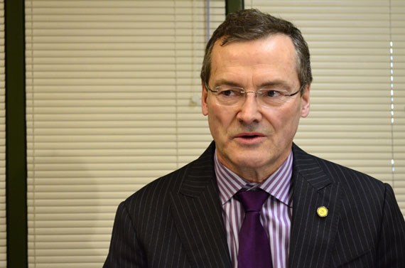 Nunavut Finance Minister Keith Peterson said a technical glitch that has Nunavut receiving $34 million less than expected next fiscal year should be fixed before he delivers Nunavut's 2016-17 budget this February. (FILE PHOTO)