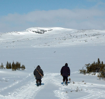 Hunters head out onto the land outside of Kangiqsualujjuaq. New legislation requires all of Quebec's firearms owners to register their weapons, but Makivik Corp. maintains Inuit should be exempt. (FILE PHOTO) 